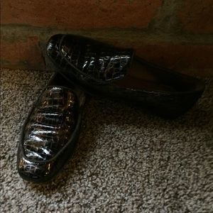 Donald J Pliner croc embossed loafers